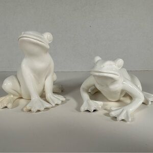 Set of 2 Decorative Polyresin Indoor Sitting Laying Frogs in White - Some Defect